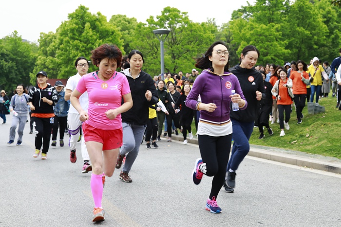 凝心聚力 共筑健康——市二院区域医共体职工登山活动成功举行